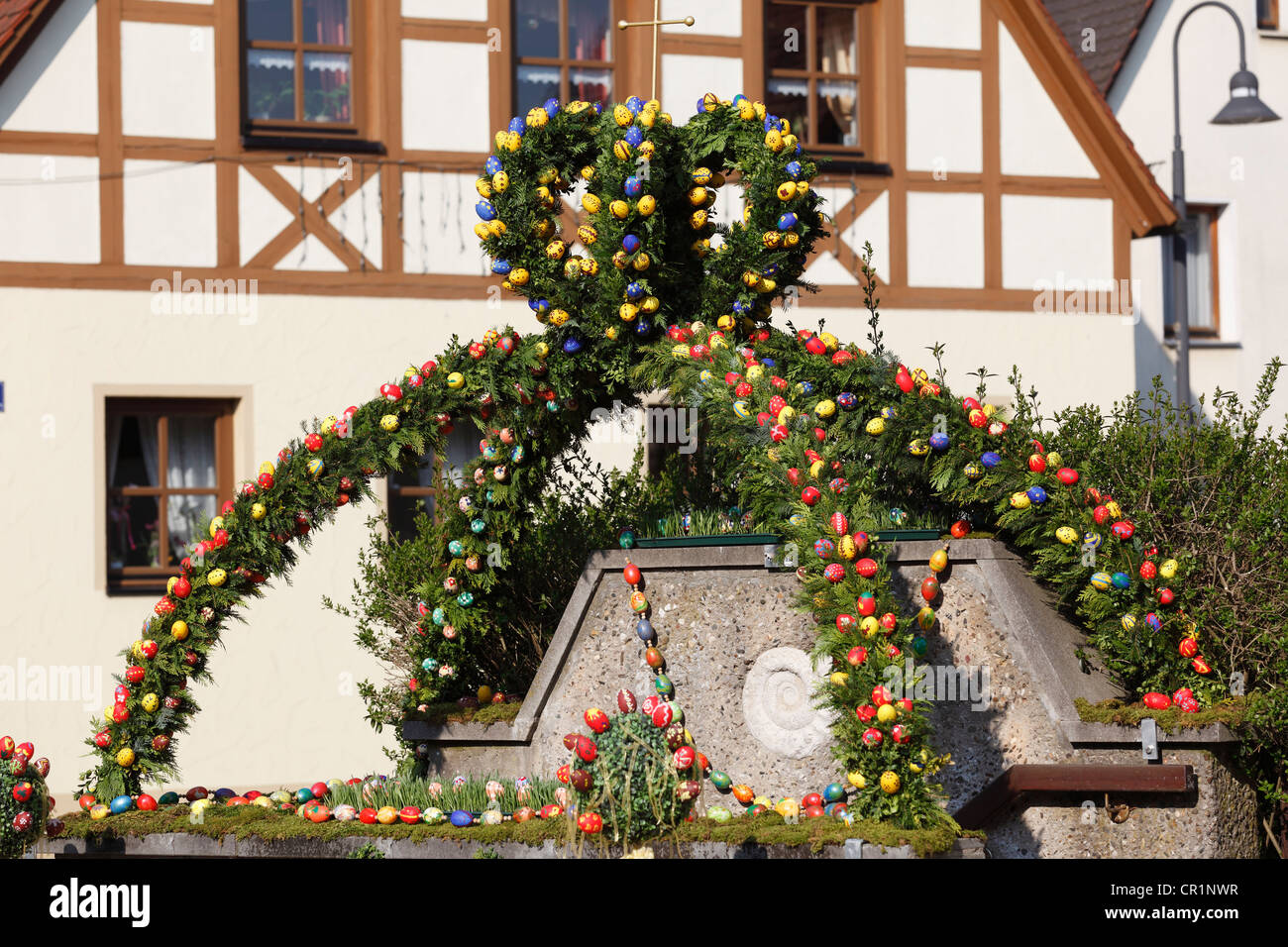 Ostern-Brunnen, Brunnen, Kirchehrenbach, Fränkische Schweiz, Oberfranken, Franken, Bayern dekoriert Stockfoto