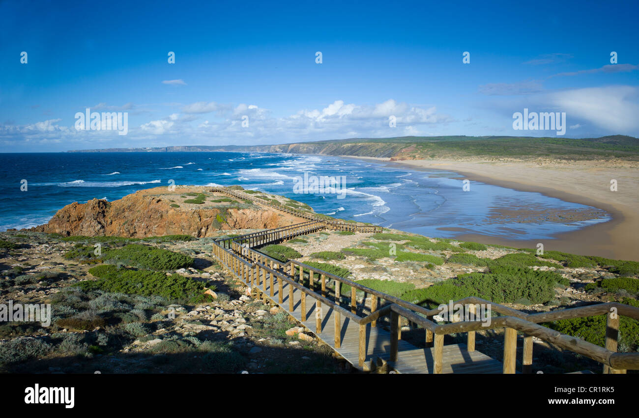 Wilde Küstenlandschaft, Strand, Strand Playa de Carrapateira, Parque Natural Do Sudoeste Alentejano e Costa Vicentinantinantina Stockfoto