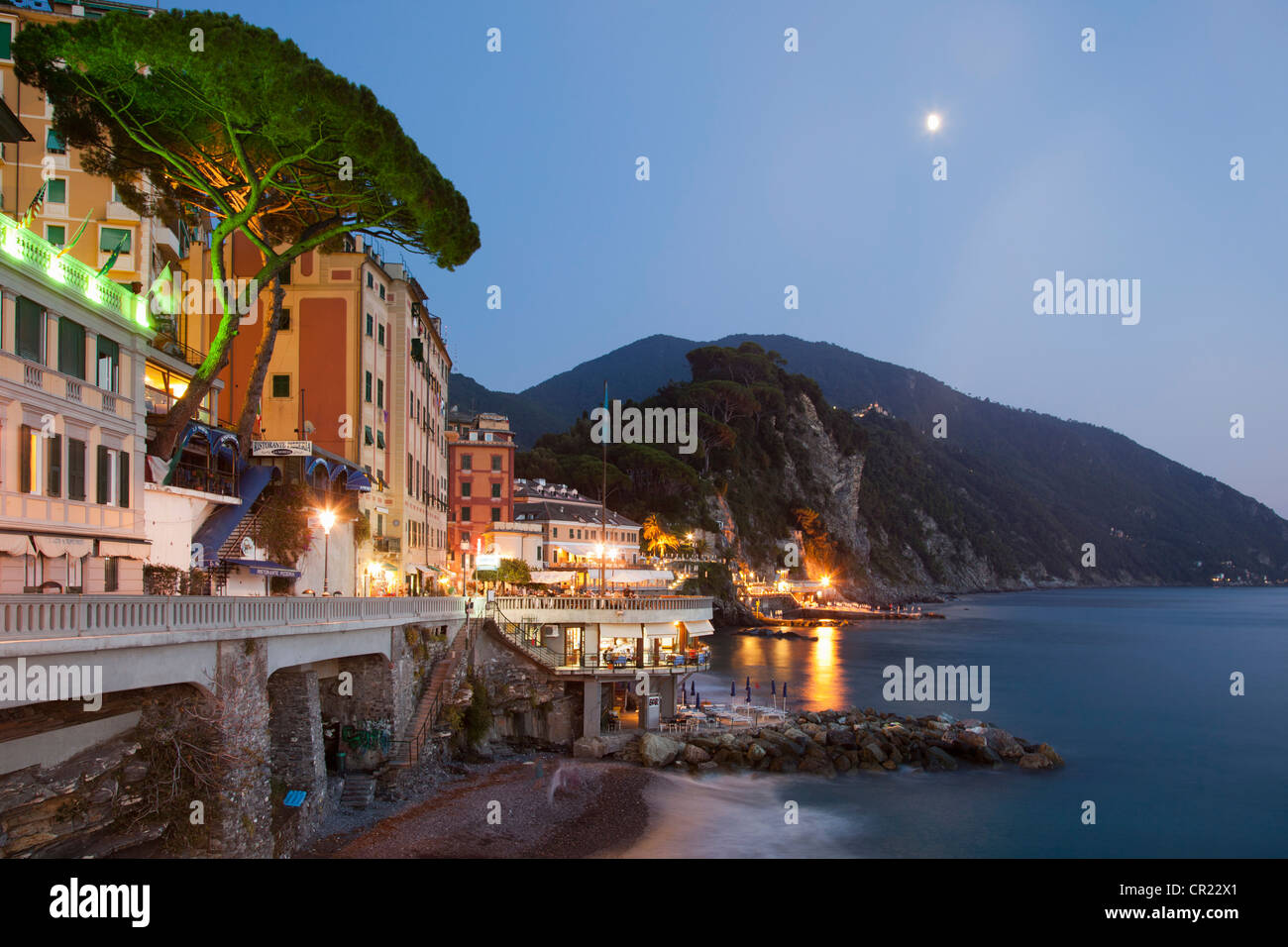Städtischen Küste nachts beleuchtet Stockfoto