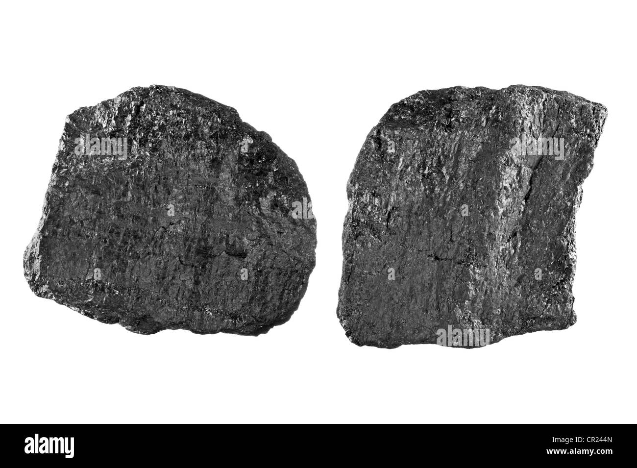Zwei Stücke von bituminösen Kohlenstoff Nutzung zur Stromerzeugung isoliert auf weiss Stockfoto