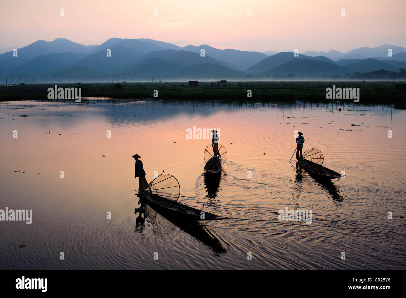 Traditionellen ein-Bein Rudern Fischern am Inle-See, Birma Stockfoto