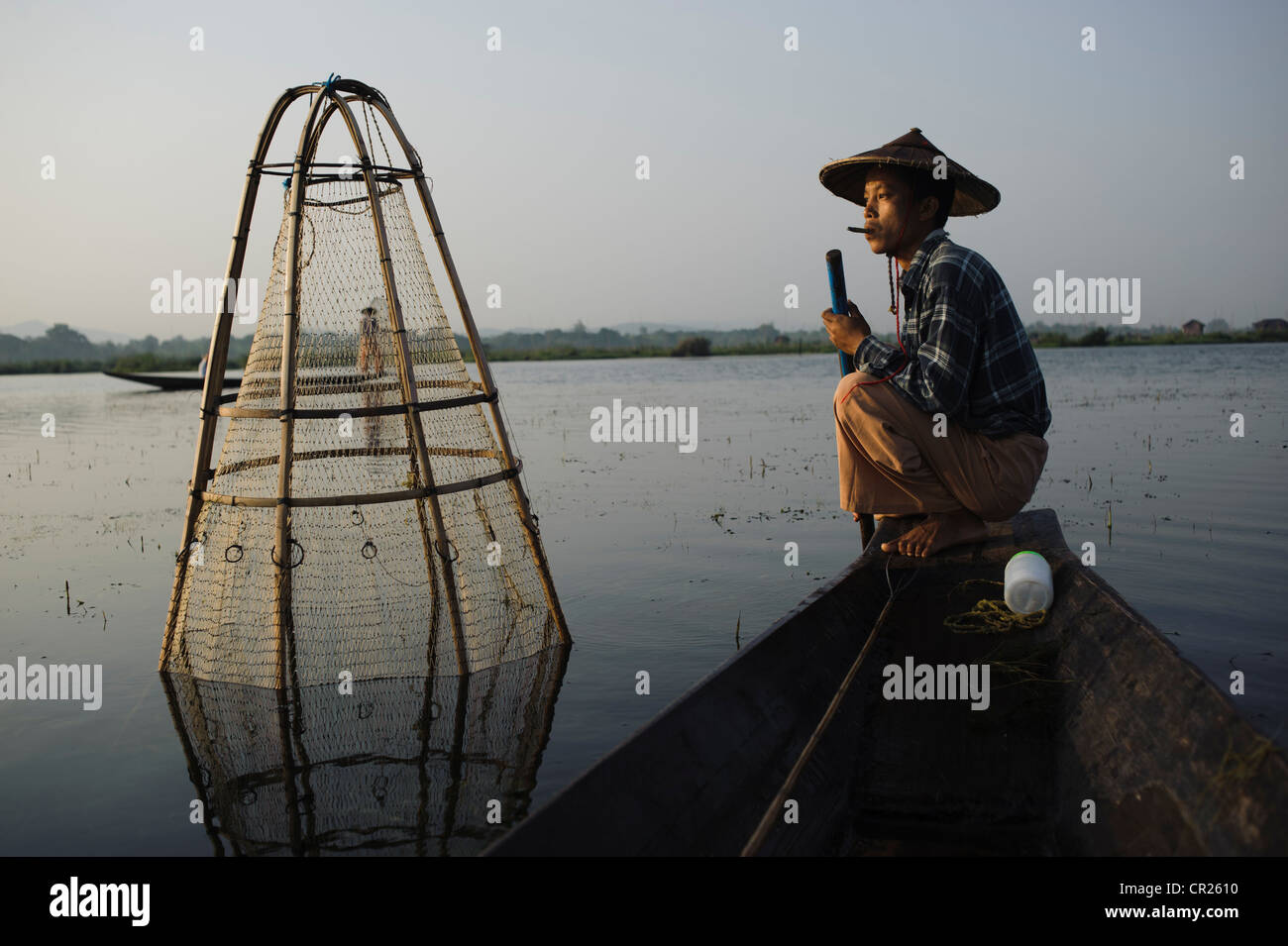 Traditionellen ein-Bein Rudern Fischern am Inle-See, Birma Stockfoto