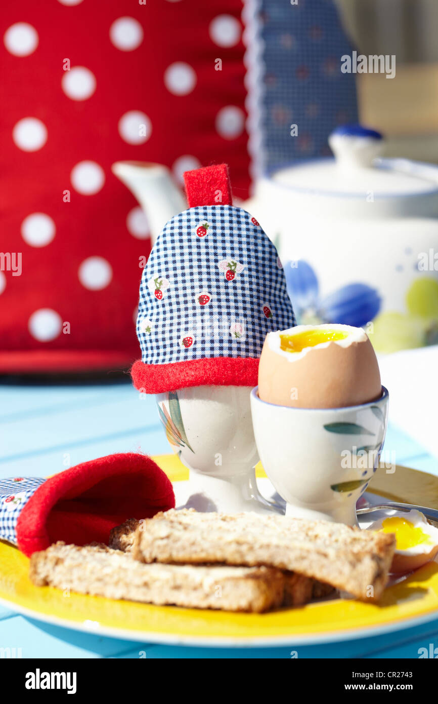 hart gekochtes Ei mit toast Stockfoto