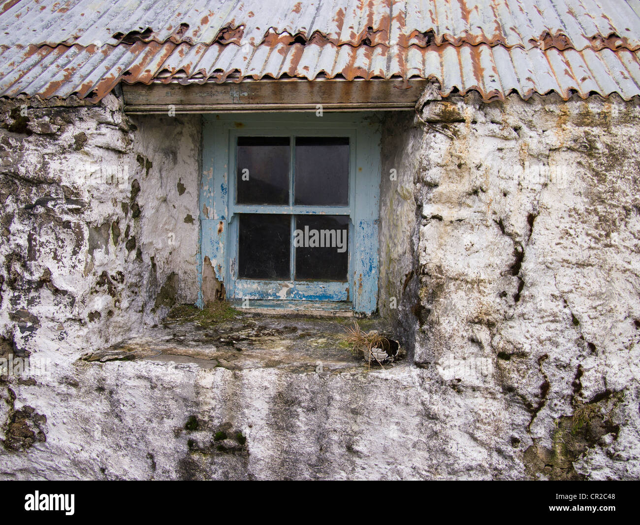 Fenster in verlassenen Croft House, Isle of Harris, Schottland Stockfoto