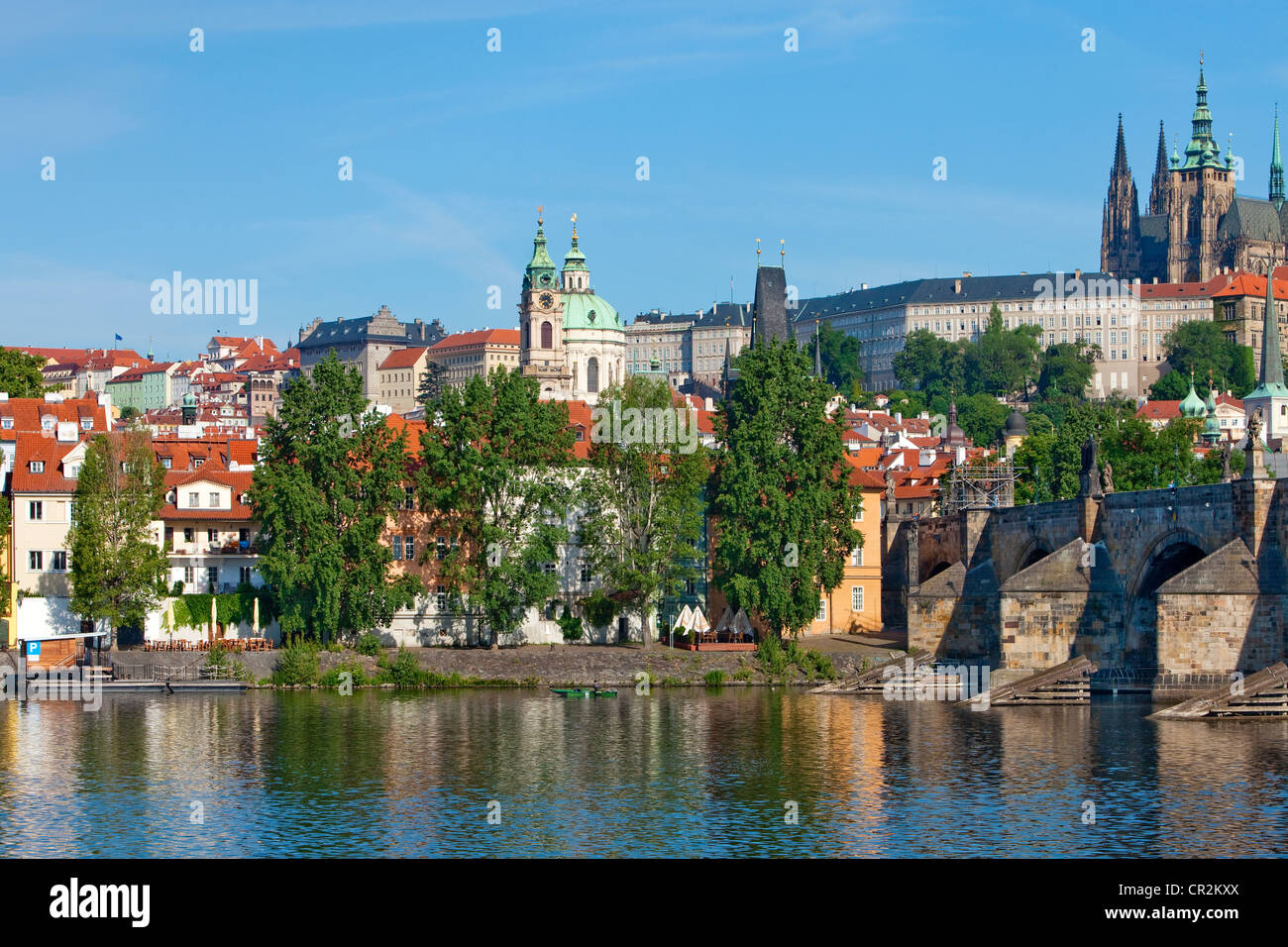Tschechien, Prag - Karlsbrücke, Hradschin Burg, st. Nikolaus-Kirche und st.-Veits-Dom Stockfoto