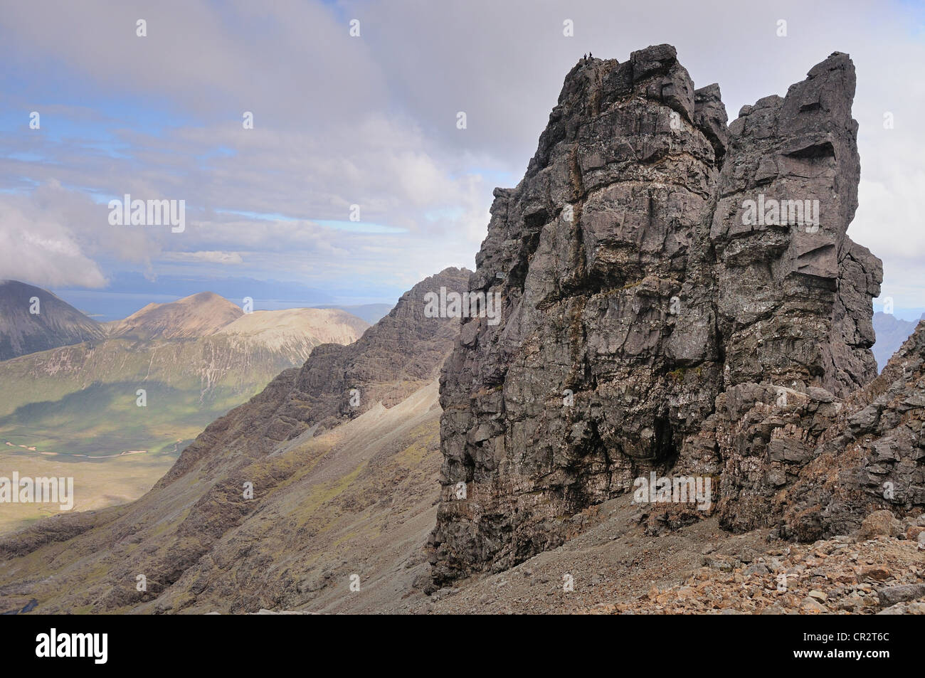 Bergsteiger auf dem Gipfel des Am Basteir, Black Cuillin, Isle Of Skye, Schottland Stockfoto