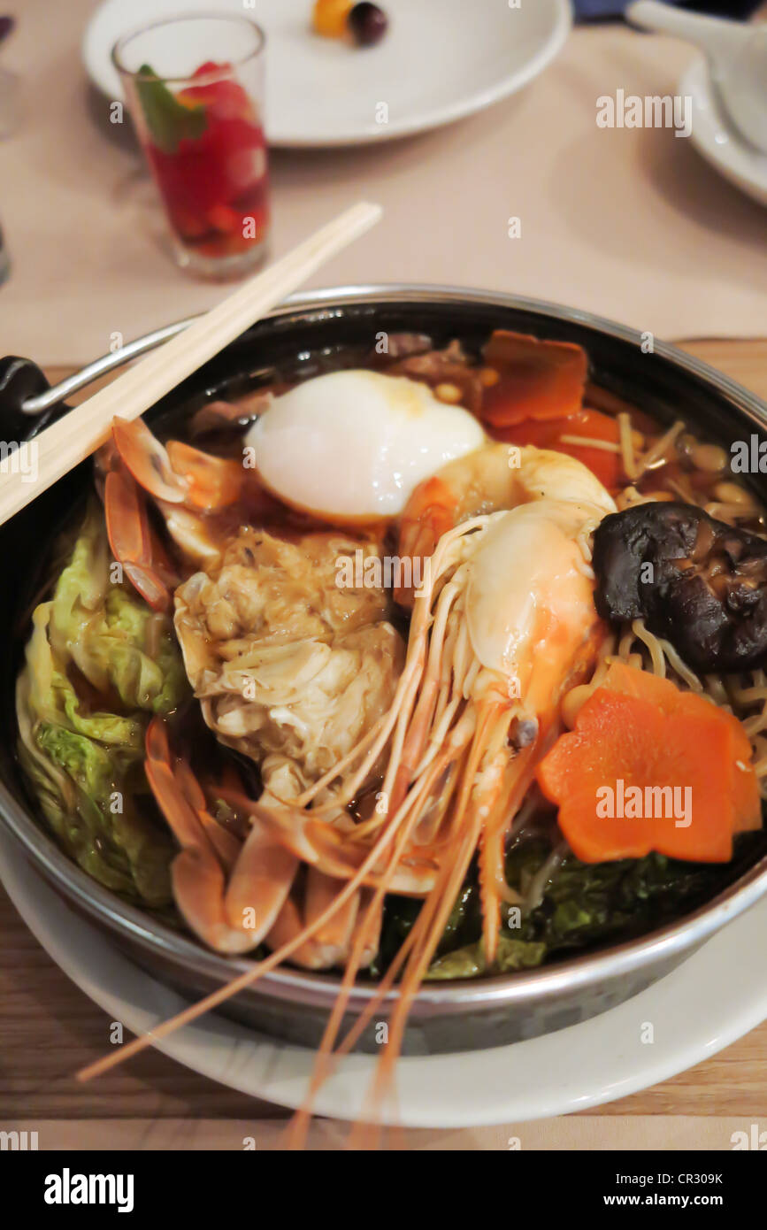 Sukiyaki Mischung Meeresfrüchte, asiatische Küche. Stockfoto