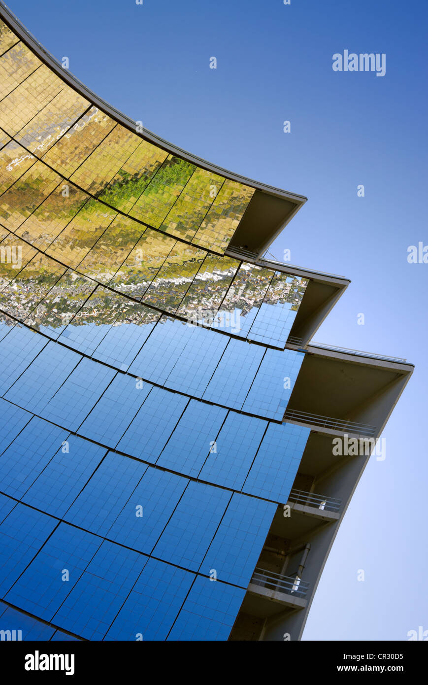 Solar-Ofen, le Grand vier Solaire d'Odeillo 1000 kW Heizkraftwerk, Detailansicht der Parabolspiegel Stockfoto