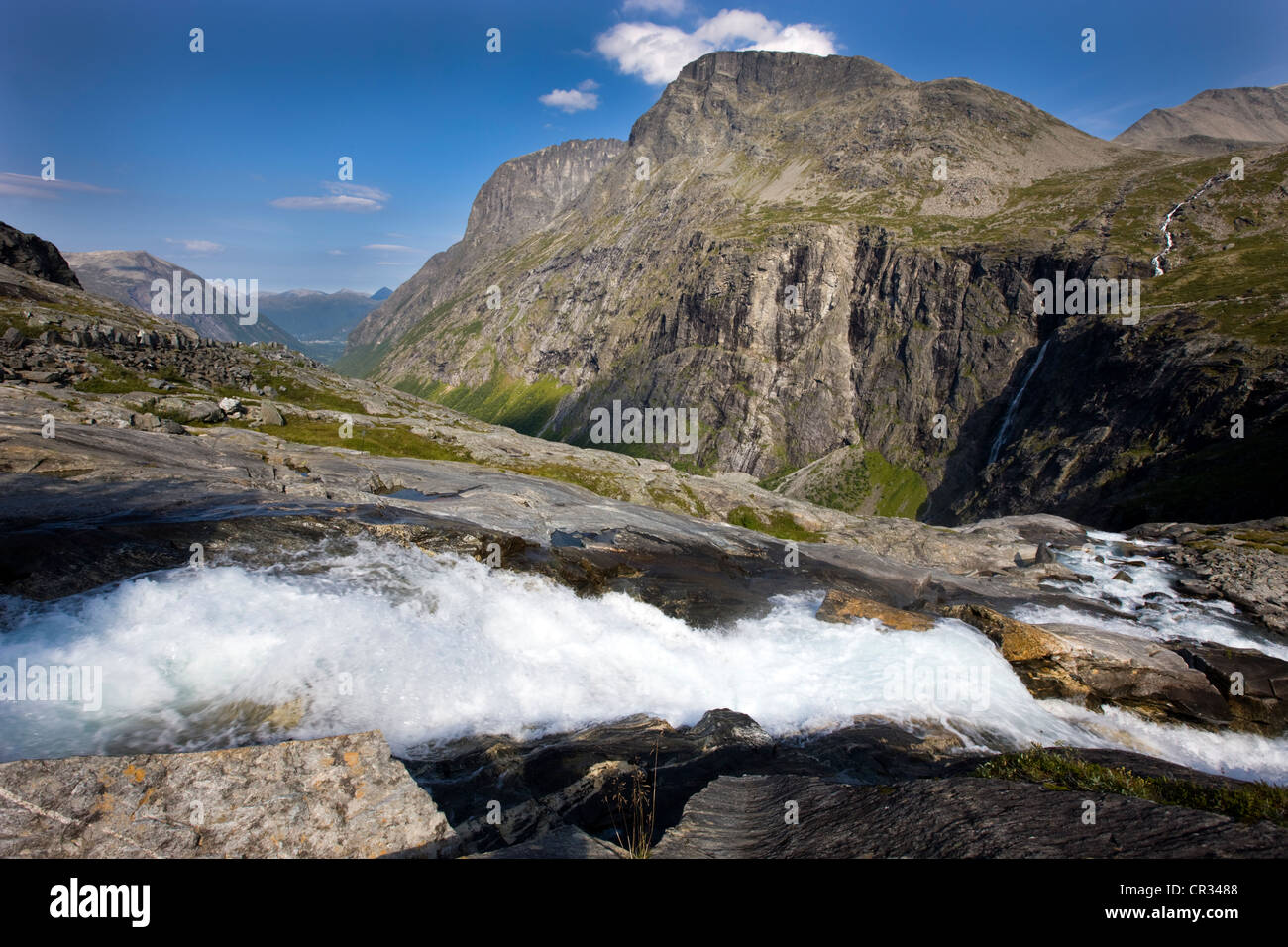 Blick vom Gipfel des Trollstigen über den Isterdalen Tal, Norwegen, Skandinavien, Europa Stockfoto