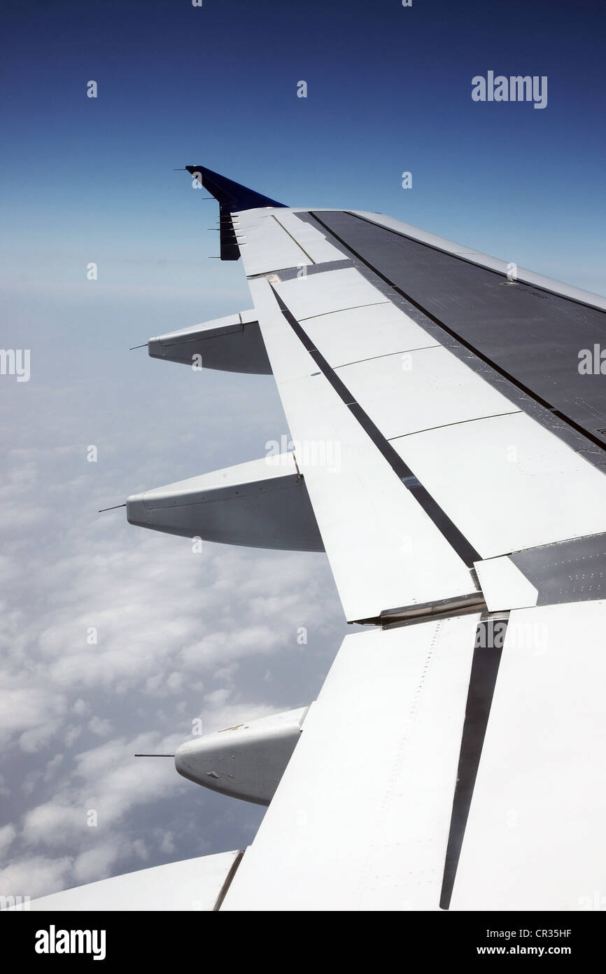 Linke Flügelspitze, Winglet, Flugzeug, Airbus, A, A320, A321, Wolken über Fuerteventura, Kanarische Inseln, Spanien, Europa Stockfoto