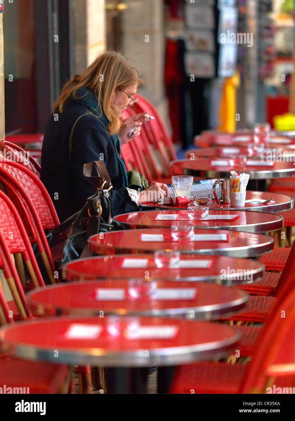 Frankreich-Paris-typische Café-Szene Stockfoto