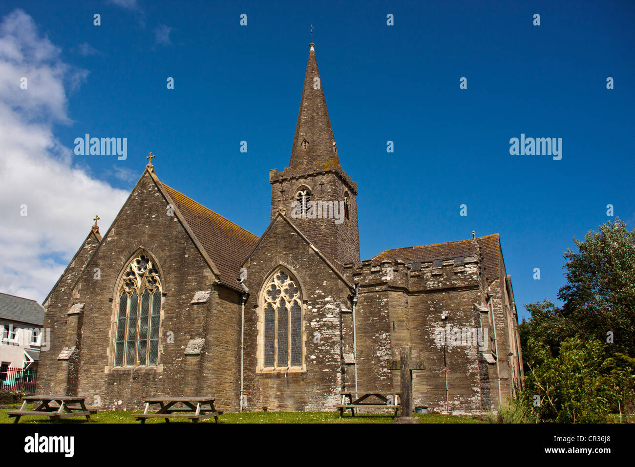 Die Pfarrei Kirche des St. Edmund in Kingsbridge, South Devon, UK. Erbaut im 13. Jahrhundert, vor allem im 19. Jahrhundert umgebaut. Stockfoto