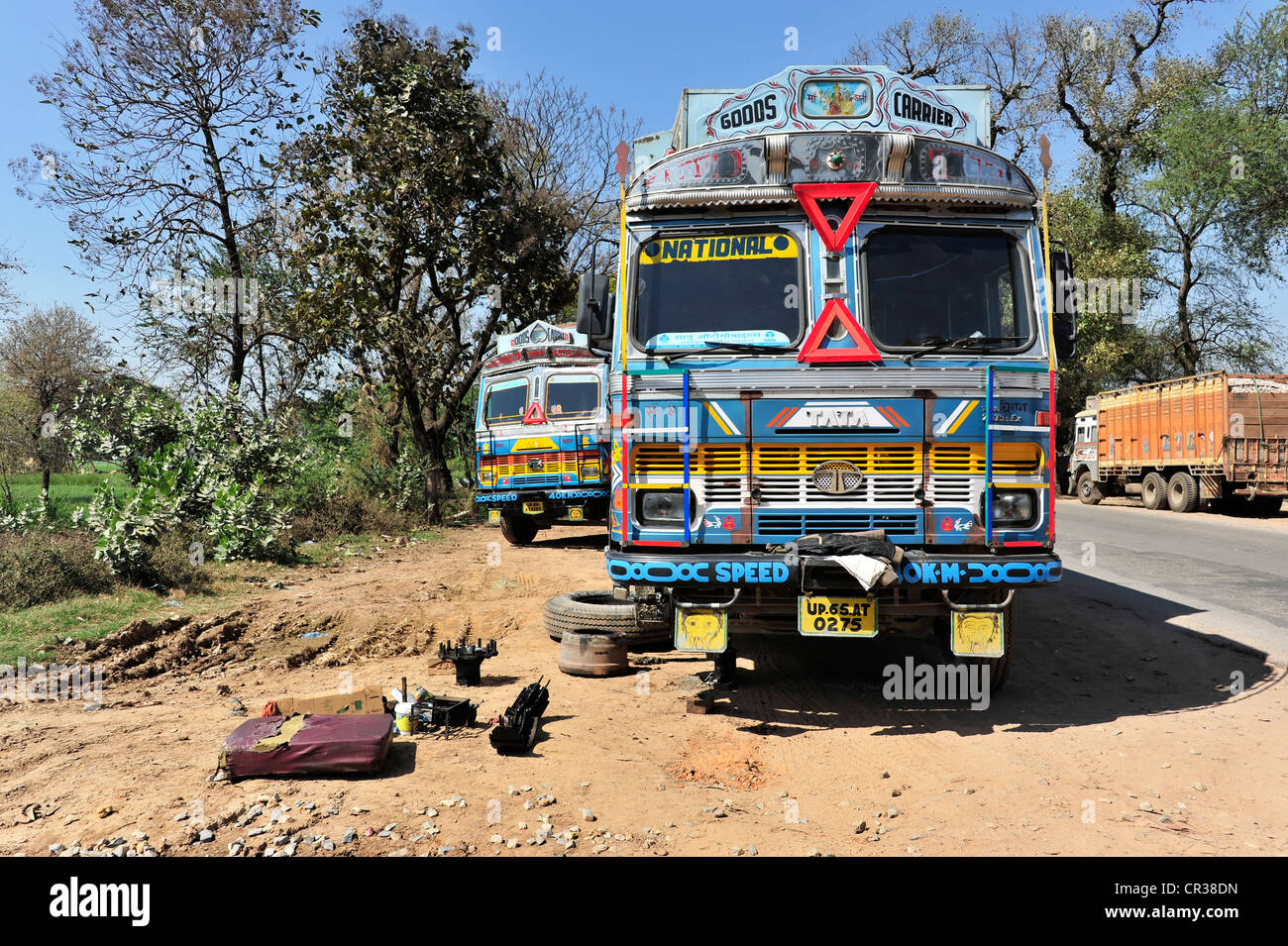 Unterteilt LKW, in der Nähe von Pokhara, Nepal, Asien Stockfoto