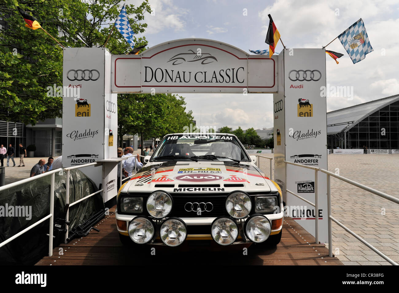 Anfang und Ende von der DONAU CLASSIC 2011 Oldtimer-Rennen, Audi Forum Ingolstadt, Bayern, Deutschland, Europa Stockfoto