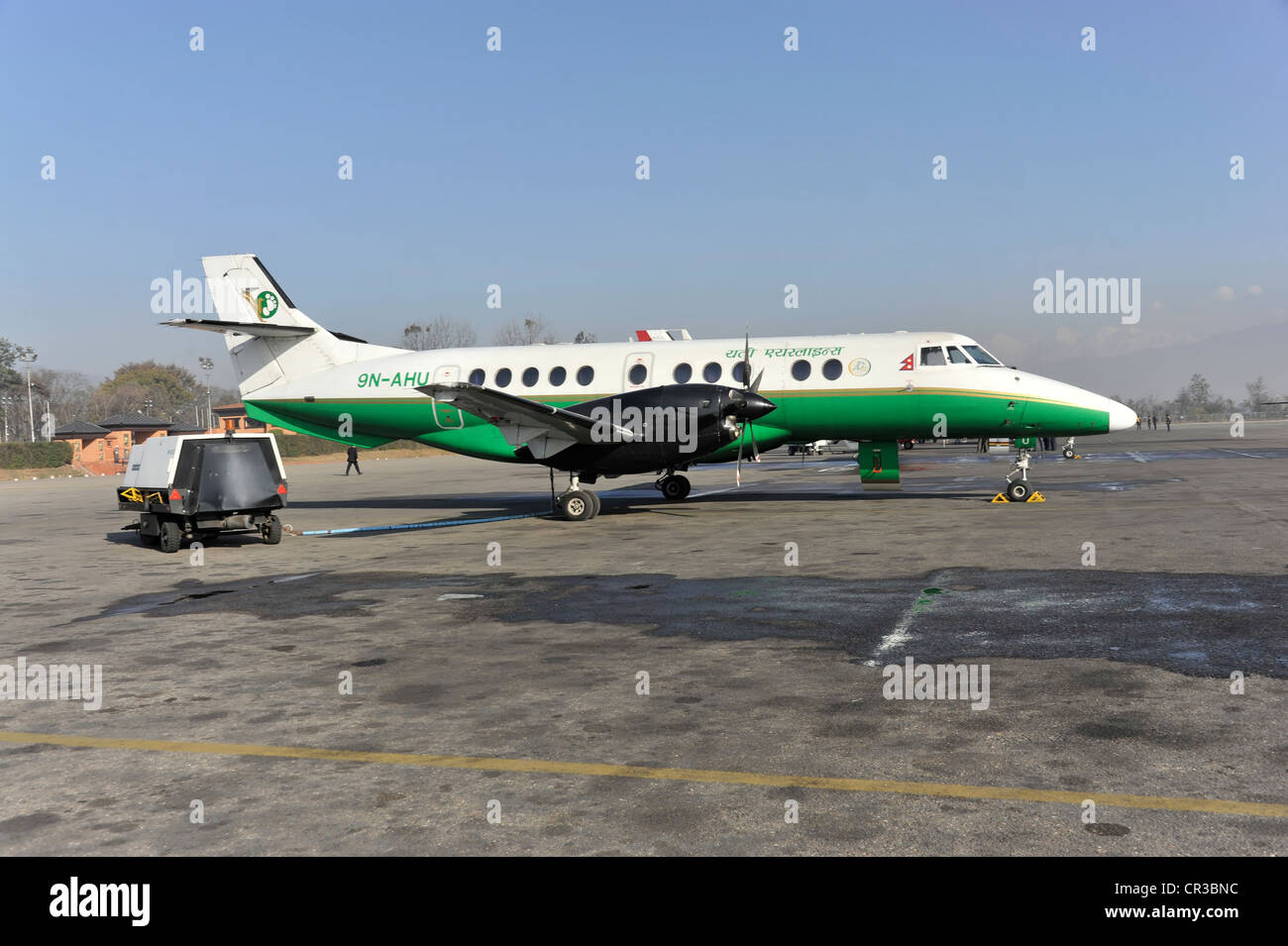 Yeti Airlines Flugzeug für einen Rundflug, Kathmandu, Nepal, Asien Stockfoto Yeti Airlines Flugzeug für einen Rundflug, Kathmandu, Nepal, Asien Stockfoto