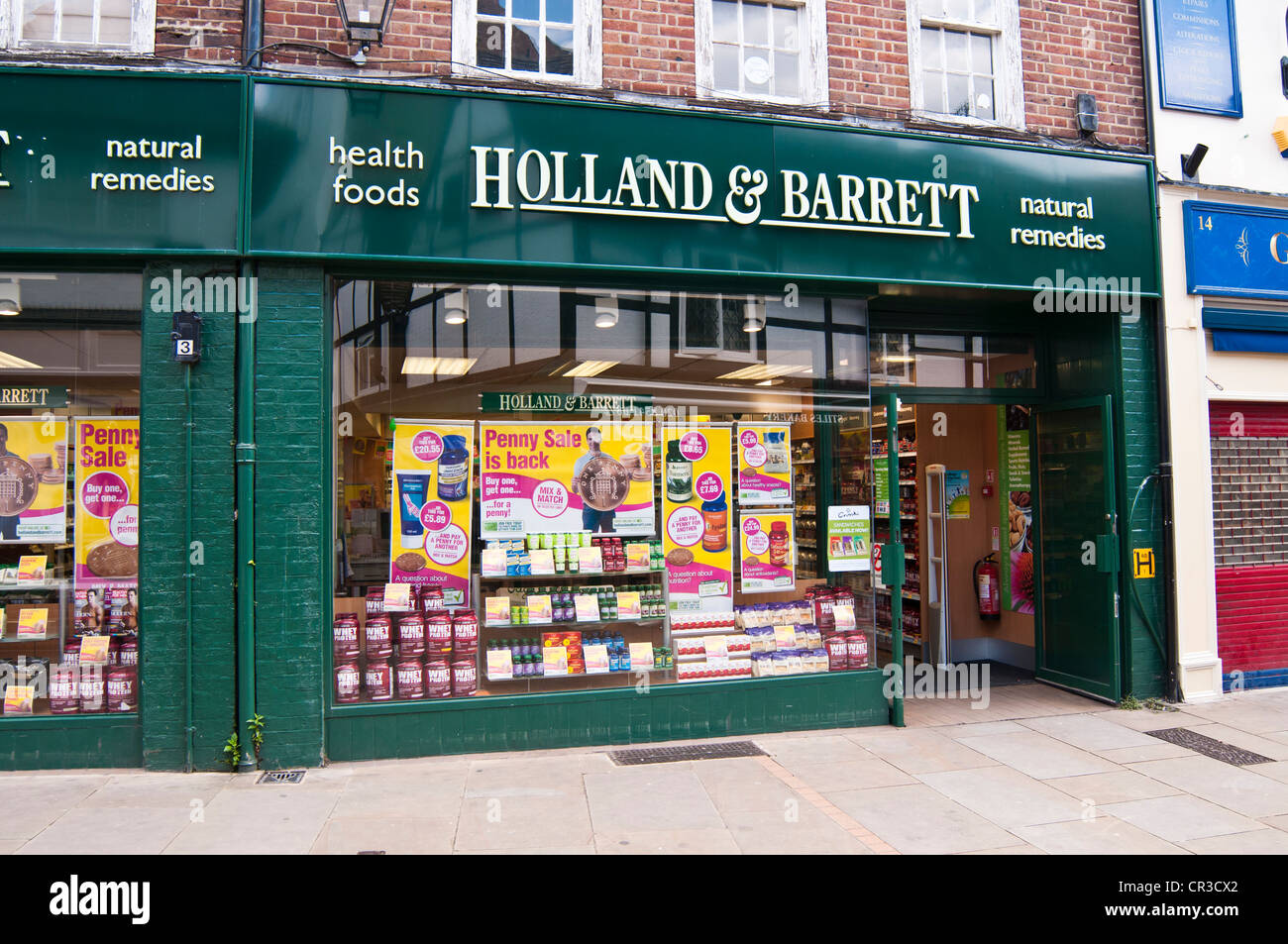 Holland und Barrett, Kingston upon Thames, Surrey, UK Stockfoto