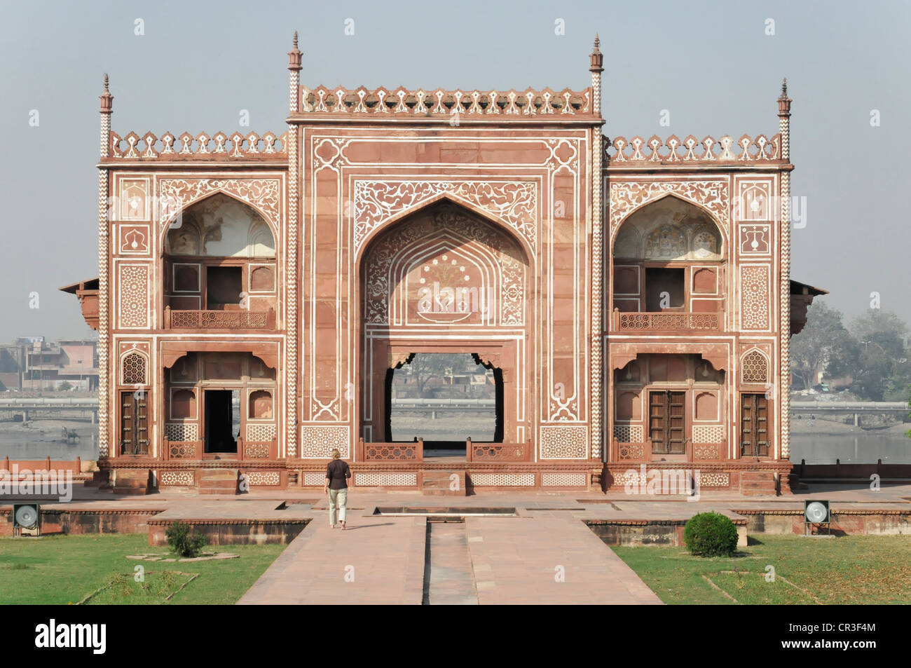 Osttor, Mausoleum Itimad-Ud-Daula und Garten, Grab, Agra, Uttar Pradesh, Indien, Asien Stockfoto