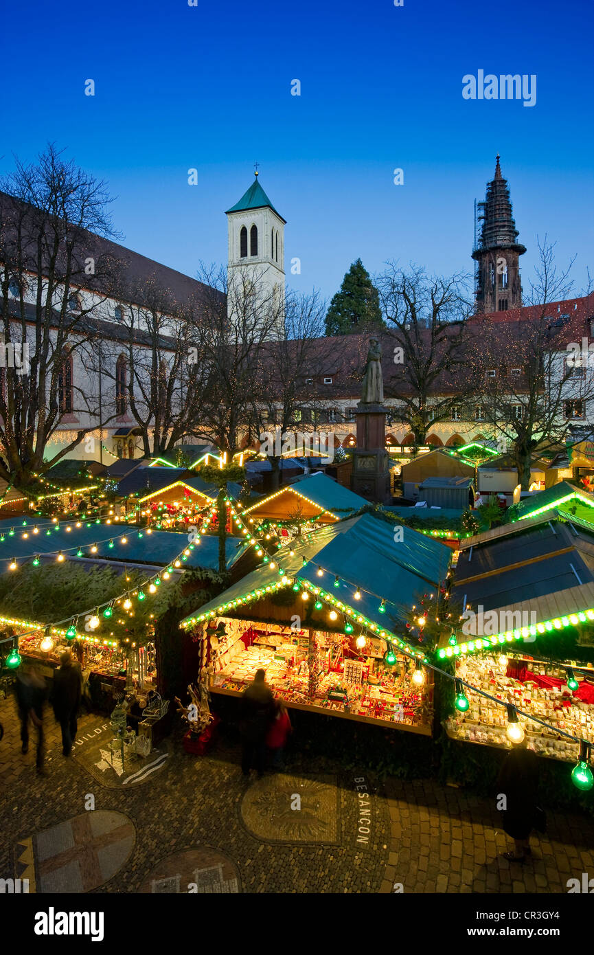 Christmas Market, Freiburg, Schwarzwald, Baden-Württemberg, Deutschland, Europa Stockfoto