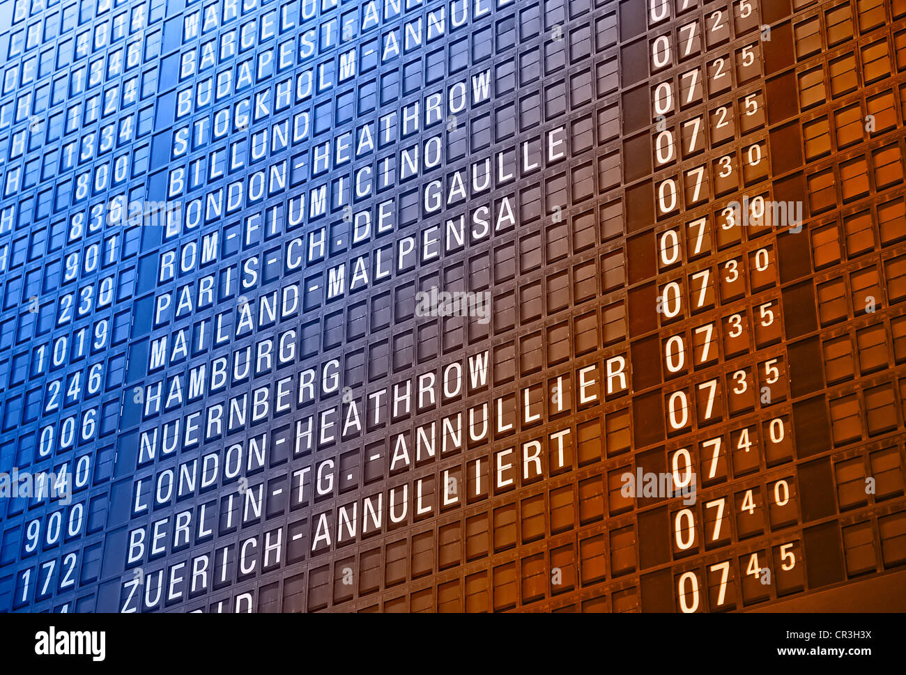 Timeboard in der moderne Flughafen Stockfoto