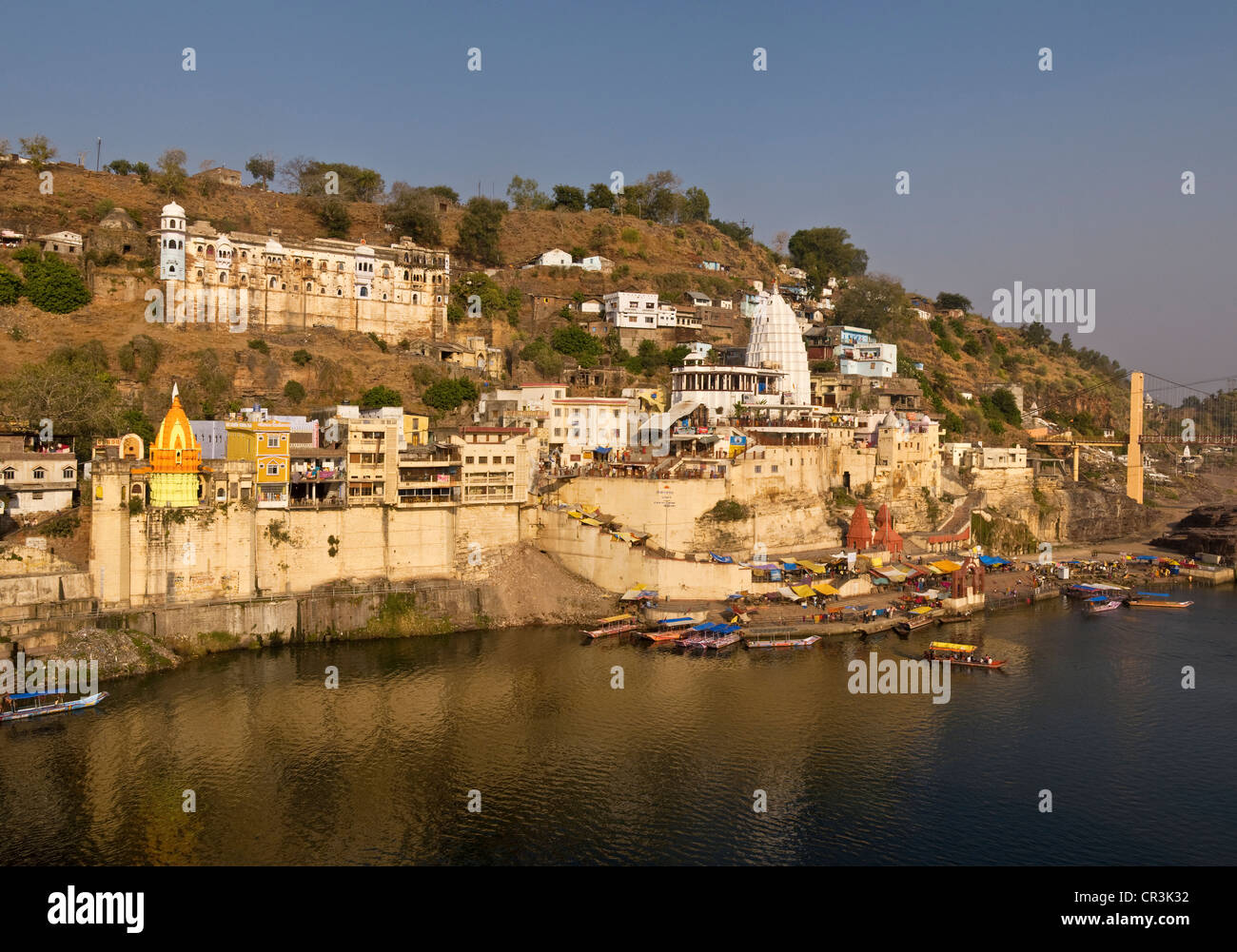 Indien, Madhya Pradesh State, Mandhata (Shivapuri) Insel im Fluss Narmada, Om Kareshwar Sri Omkar Mandata Tempel mit einem Stockfoto