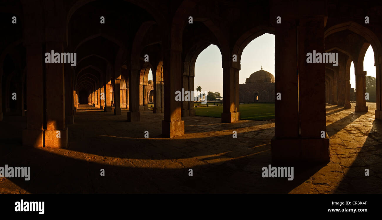 Indien, Madhya Pradesh State, Mandu, große Moschee Jama Masjid, gebaut im Jahre 1454 von Hoshang Shah, das schönste Beispiel von Stockfoto