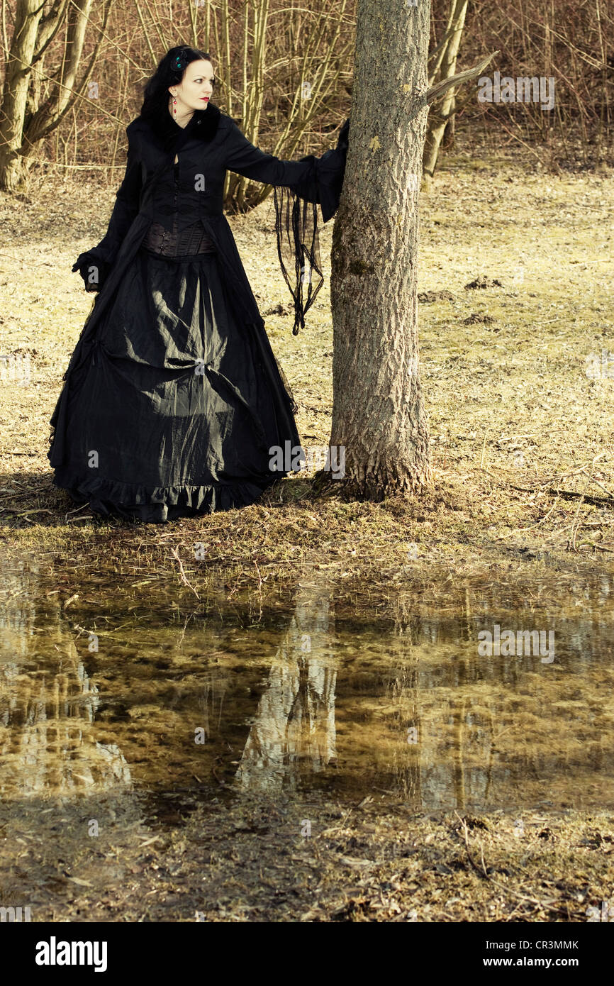 Frau, Gotik, stehend, Sumpfland Stockfoto