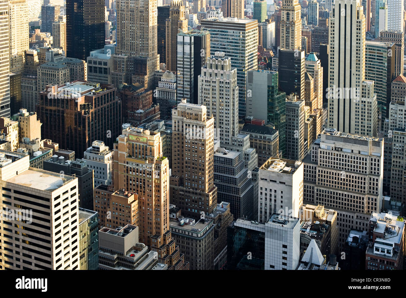 Midtown Manhattan Wolkenkratzer wie gesehen vom Rockefeller Center in Manhattan, New York, USA Stockfoto