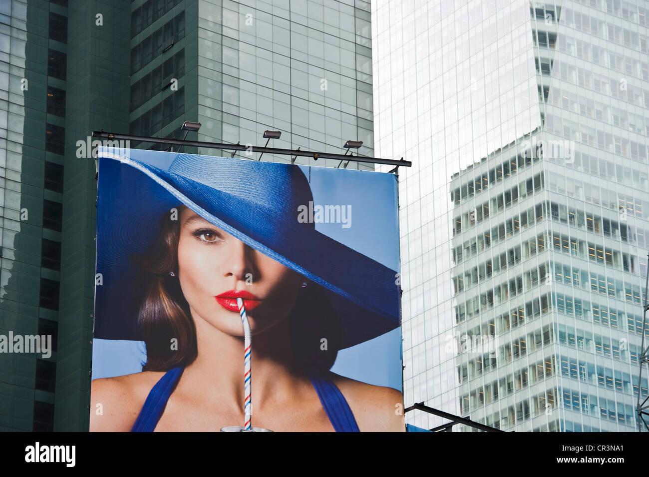 Werbung Horten am Times Square in Manhattan, New York, USA Stockfoto