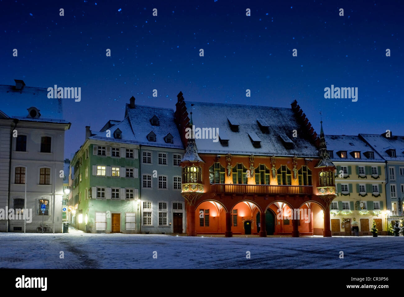 Winterliche Altstadt zur Weihnachtszeit, Muensterplatz Quadrat, Freiburg Im Breisgau, Baden-Württemberg, Deutschland, Europa Stockfoto