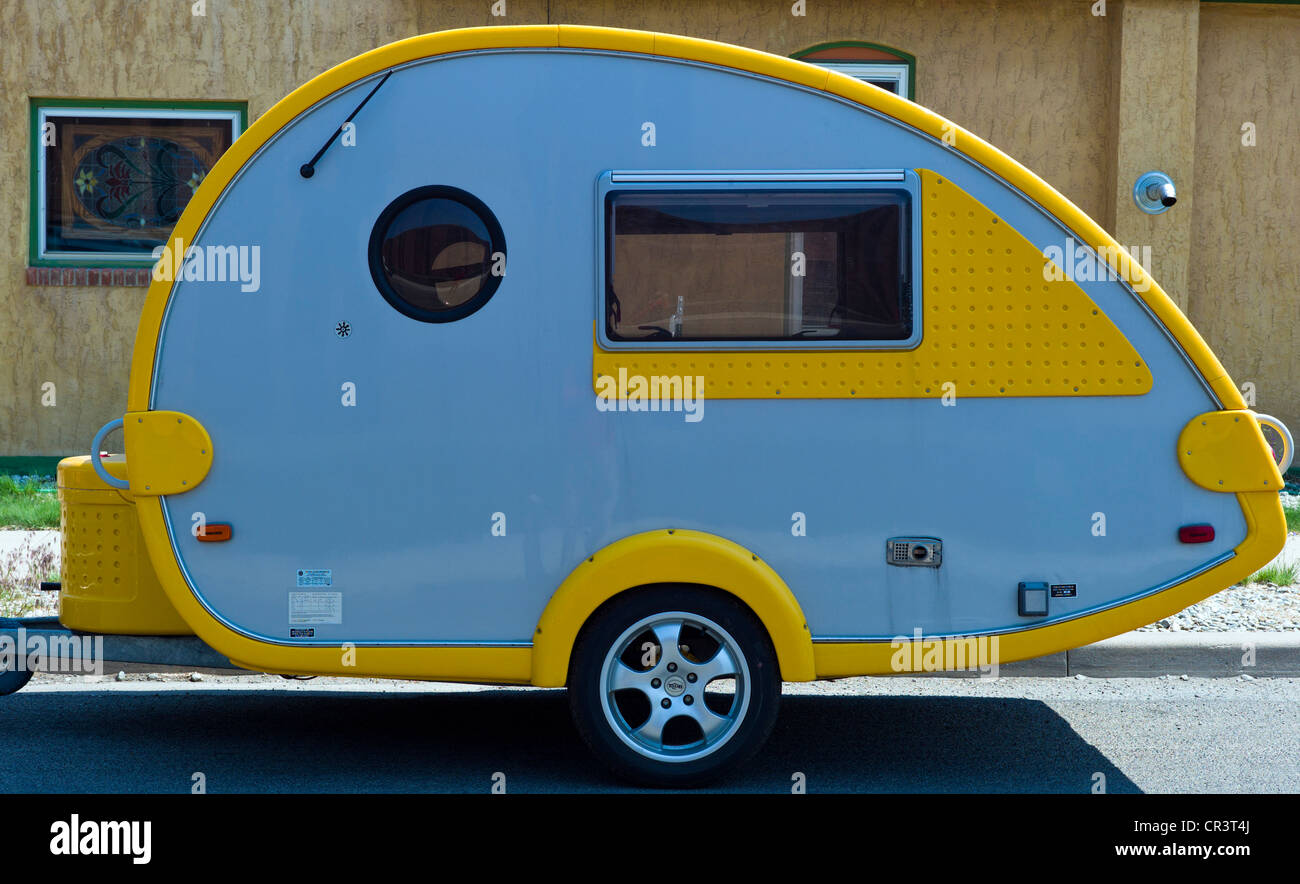 Wandbild handgemalt auf einem kleinen Wohnmobil Camper Anhänger Kunstwerk Stockfoto