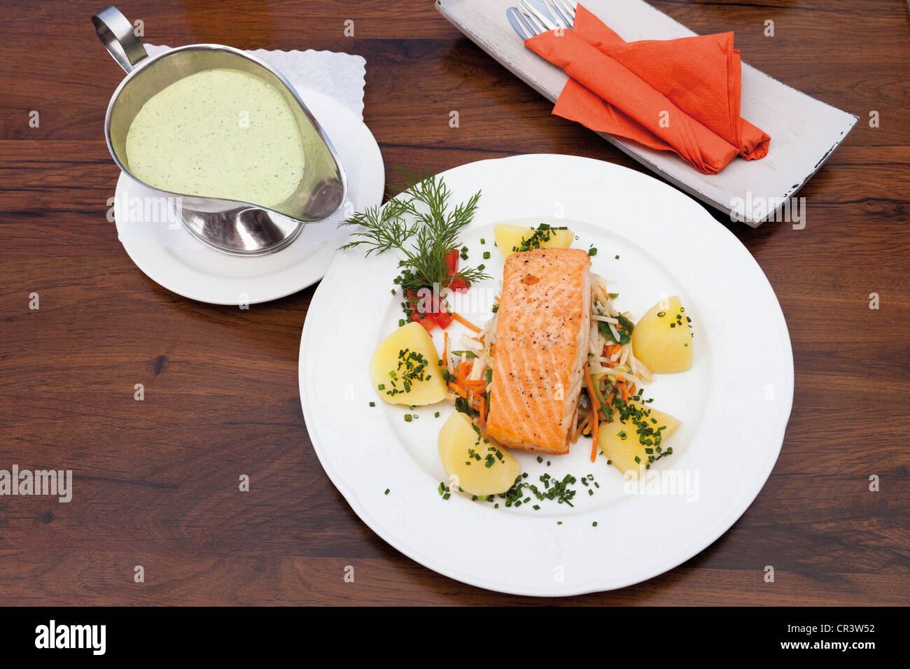 Tafelspitz Mit Julienne Gemuse Salzkartoffeln Und Frankfurter