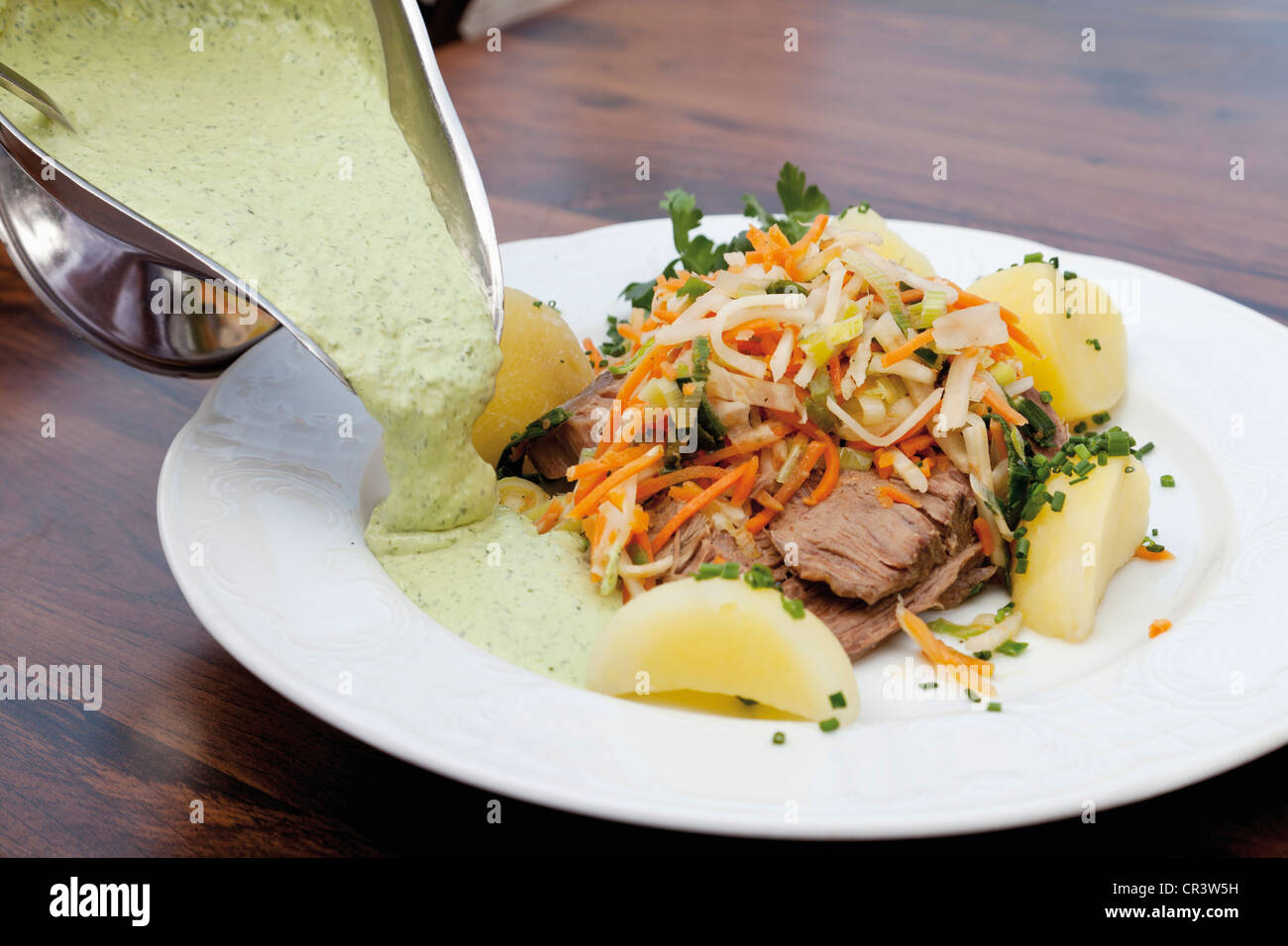 Tafelspitz Mit Julienne Gemuse Salzkartoffeln Und Frankfurter