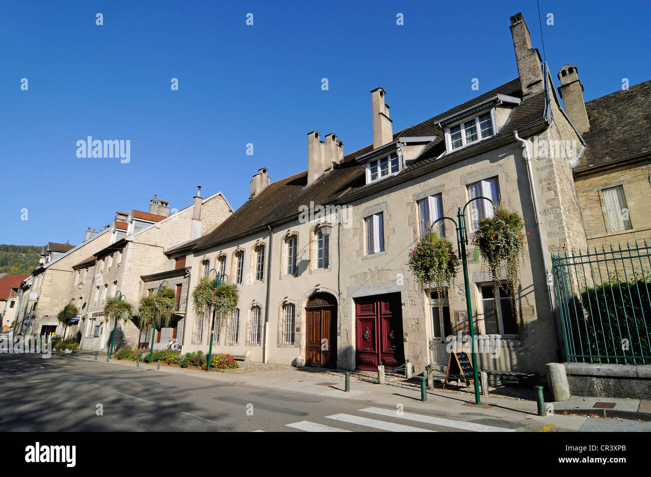 Main Street, Stadt, Dorf, Ornans, Besancon, Departement Doubs, Franche, Frankreich, Europa, PublicGround Stockfoto
