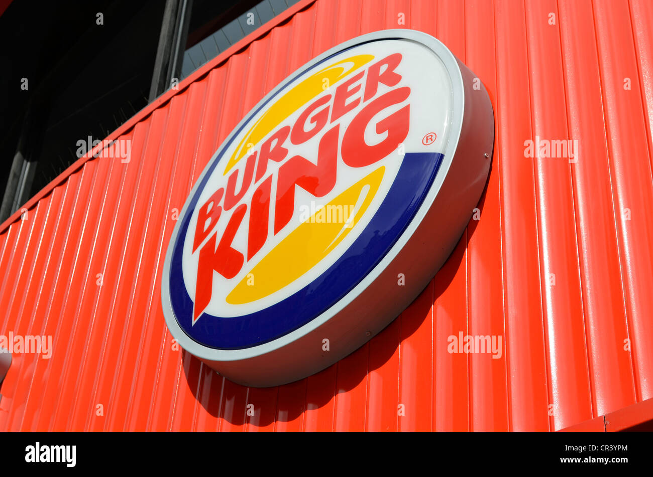 Foto von Burger king Logo, groß, in London Leicester Square Stockfoto