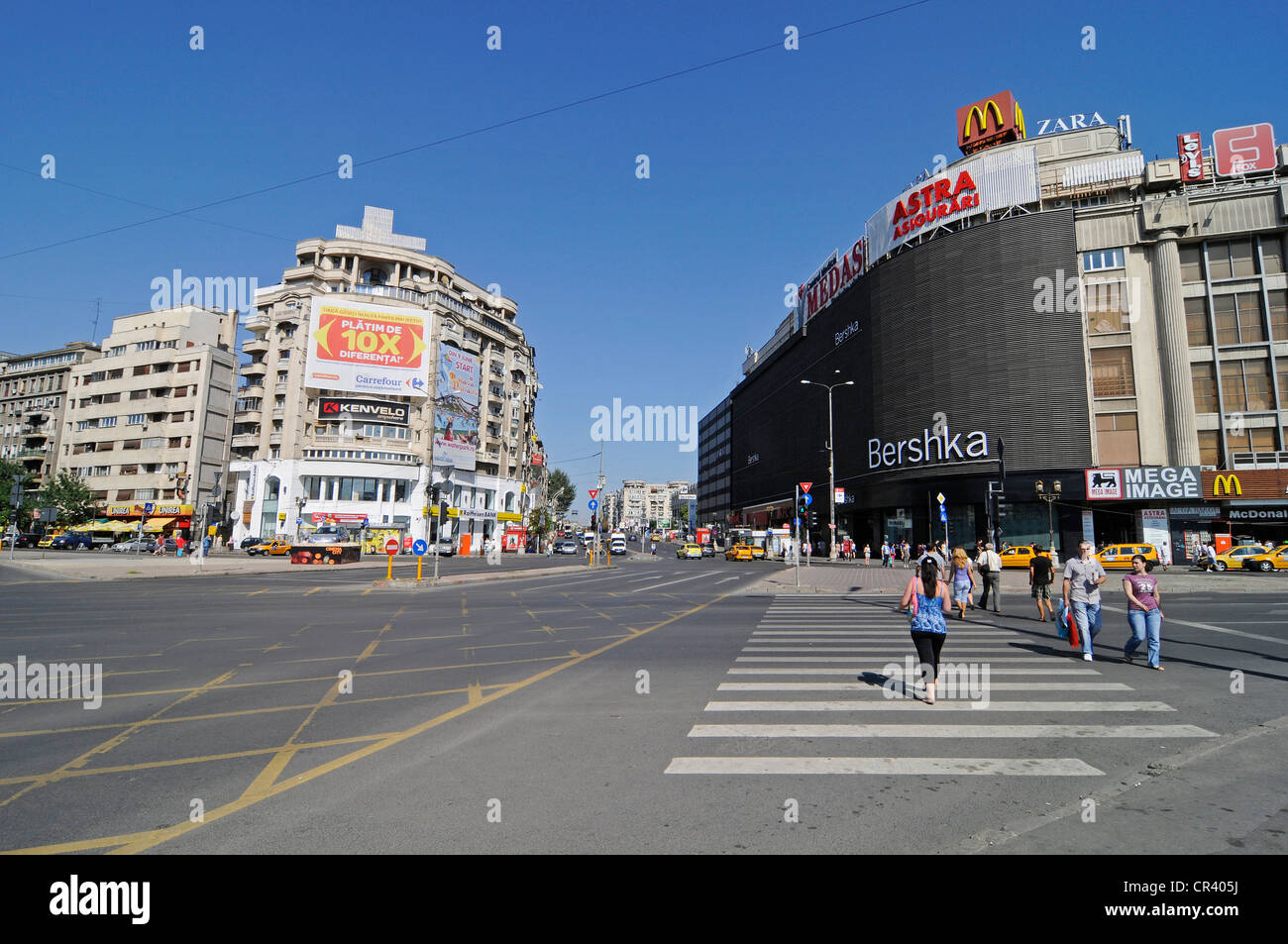 Shopping Center, Straßenszene, Werbetafeln, Piata Unirii Platz, Bukarest, Rumänien, Osteuropa, Europa, PublicGround Stockfoto