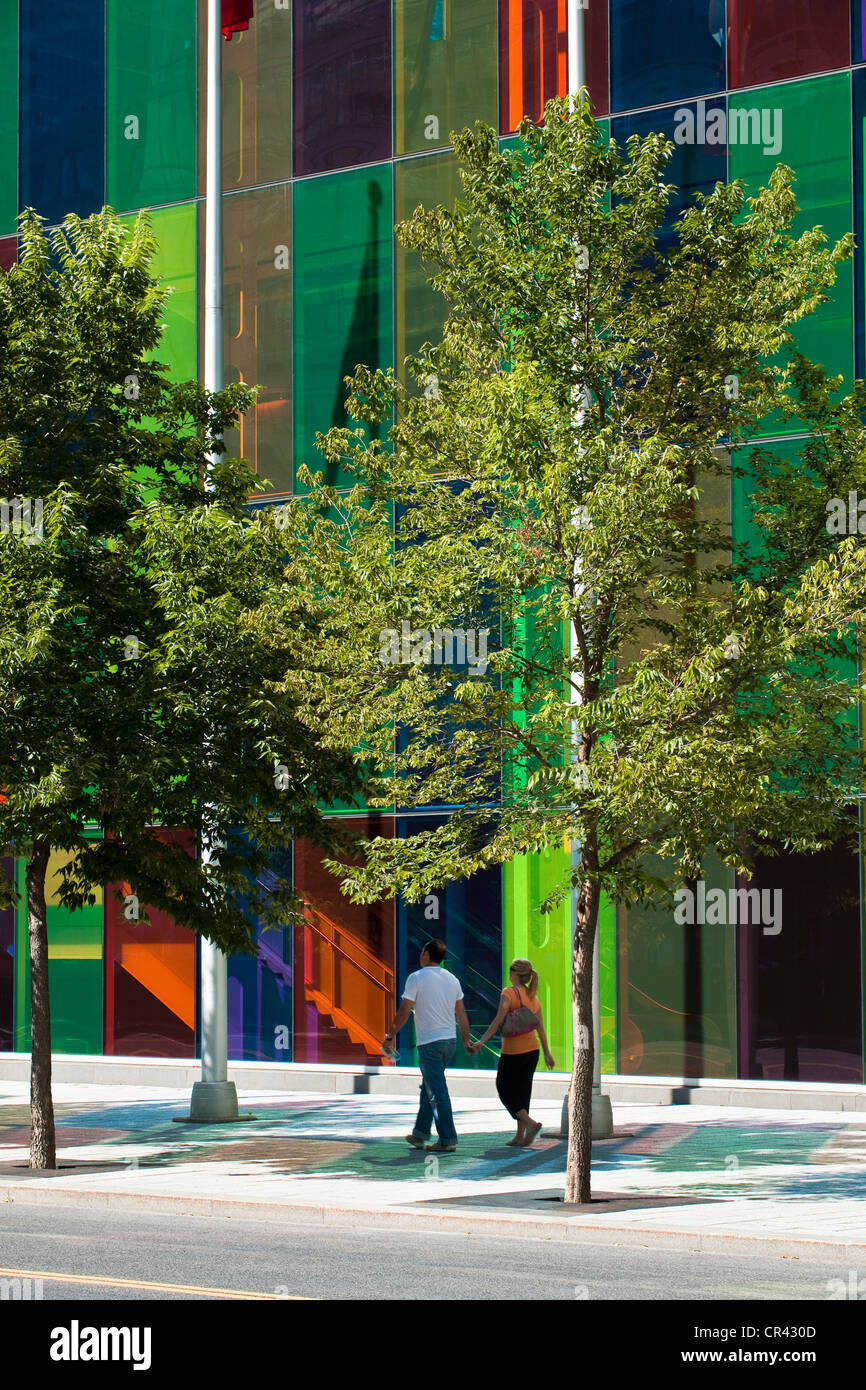 Kanada, Provinz Quebec, Montreal, International District, Palais des Congrès (Kongresszentrum) und seinen bunten Fassaden Stockfoto