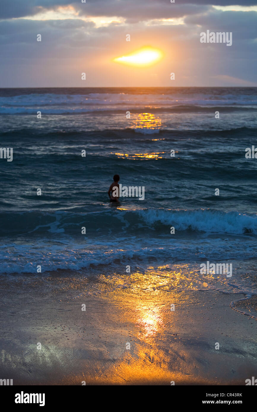 Frankreich, Landes, Biscarrosse Plage, Strand über dem Atlantik am Abend Stockfoto