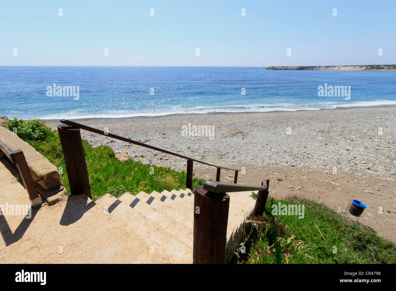 Blick auf Lara Bay von der Veranda des Restaurants in der Nähe Stockfoto