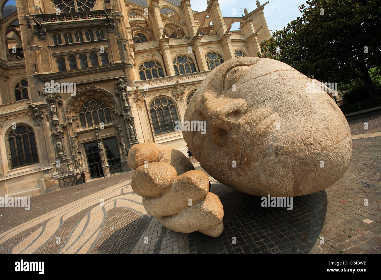 Frankreich, Paris, die Skulptur L'Ecoute des Malers Henri de Miller auf Platz Rene Cassin Stockfoto