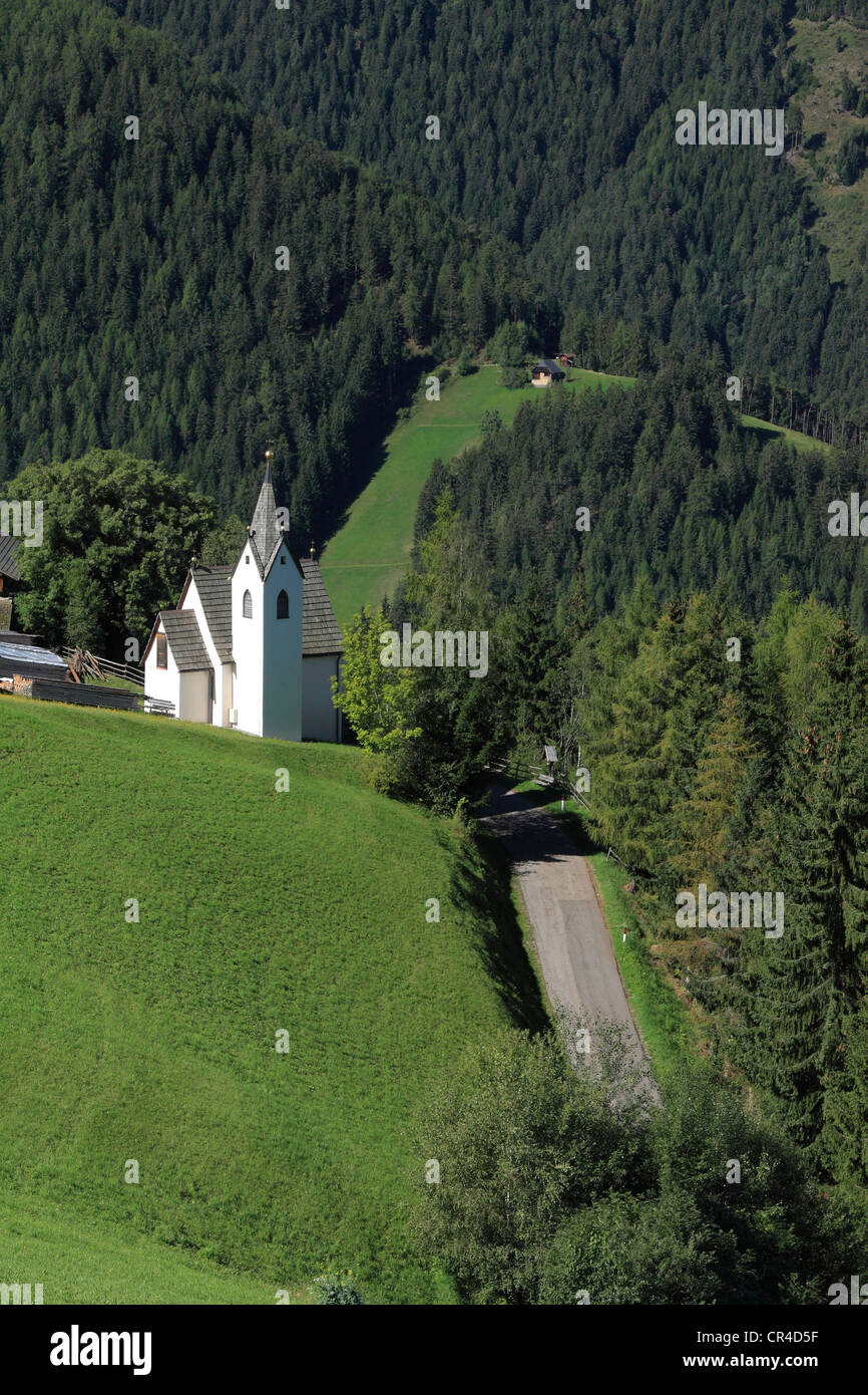 Pfarrei Kirche Flitter, kleine Kirche in den Dolomiten, Valetta, Luesener Tal Tal, Trentino-Alto Adige, Italien, Europa Stockfoto