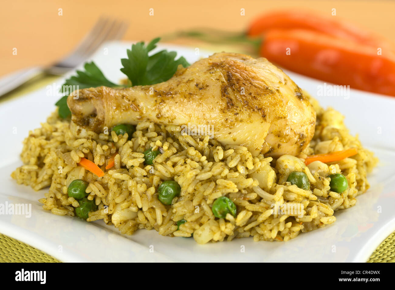 Peruanische Gericht namens Arroz Con Pollo (Reis mit Huhn), die ist ...