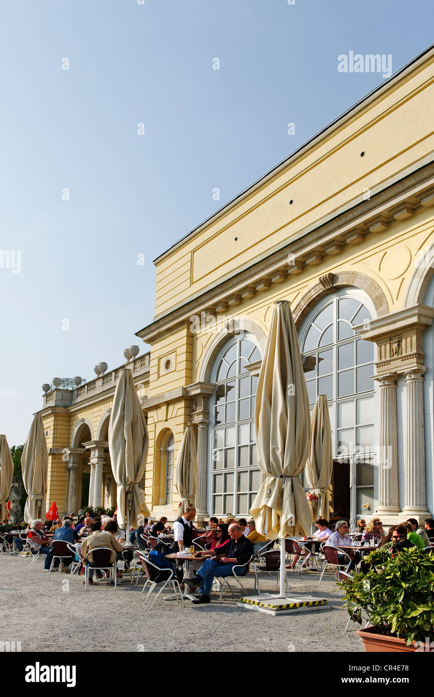 Café, Kaffeehaus, Gloriette in den Gärten von Schloss Schloss