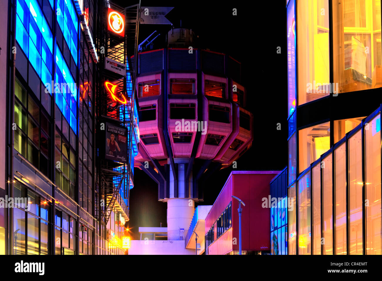 Bierpinsel deswegen Gebäude bei Nacht, Berlin, Deutschland, Europa Stockfoto