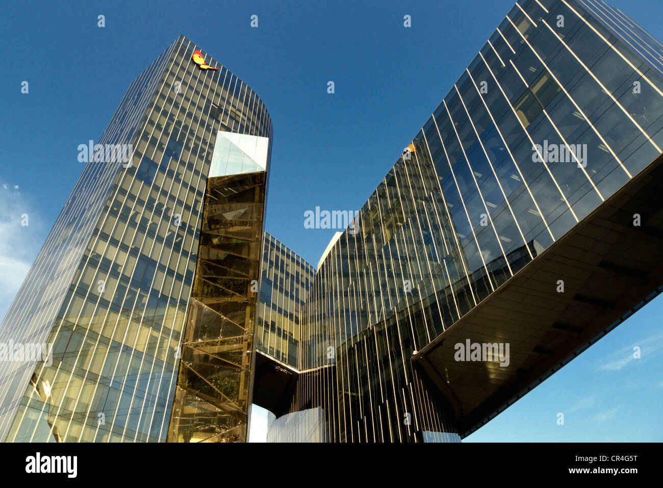 Moderne Glas-Bürogebäude Stockfoto