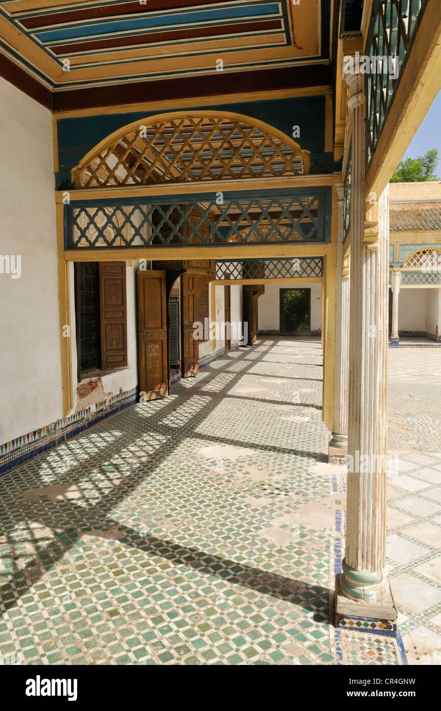 Hof in der El-Bahia-Palast, Altstadt Medina von Marrakesch, UNESCO-Weltkulturerbe, Marokko, Nordafrika Stockfoto