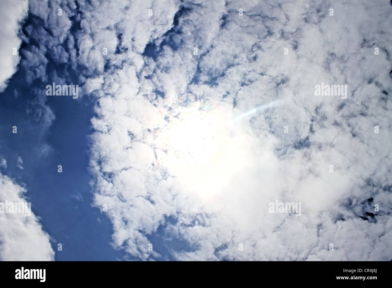 Sonne bricht durch die Wolken über Girvan Stockfoto