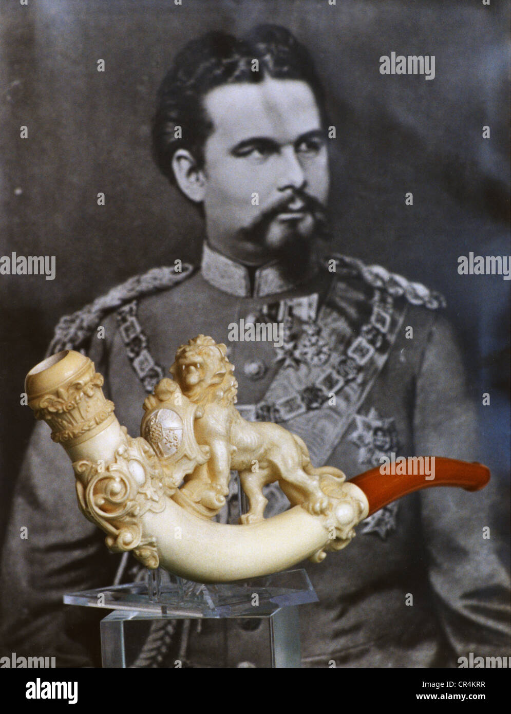 Louis II., 25.8.295 - 13.6.1886, König von Bayern 10.3.1864 - 13.6.1886, Zigarrenhalter mit halber Länge und Meerschaum mit Bernsteinmundstück, Auktion, Hermann Historica, München, 23.3.1996, Stockfoto