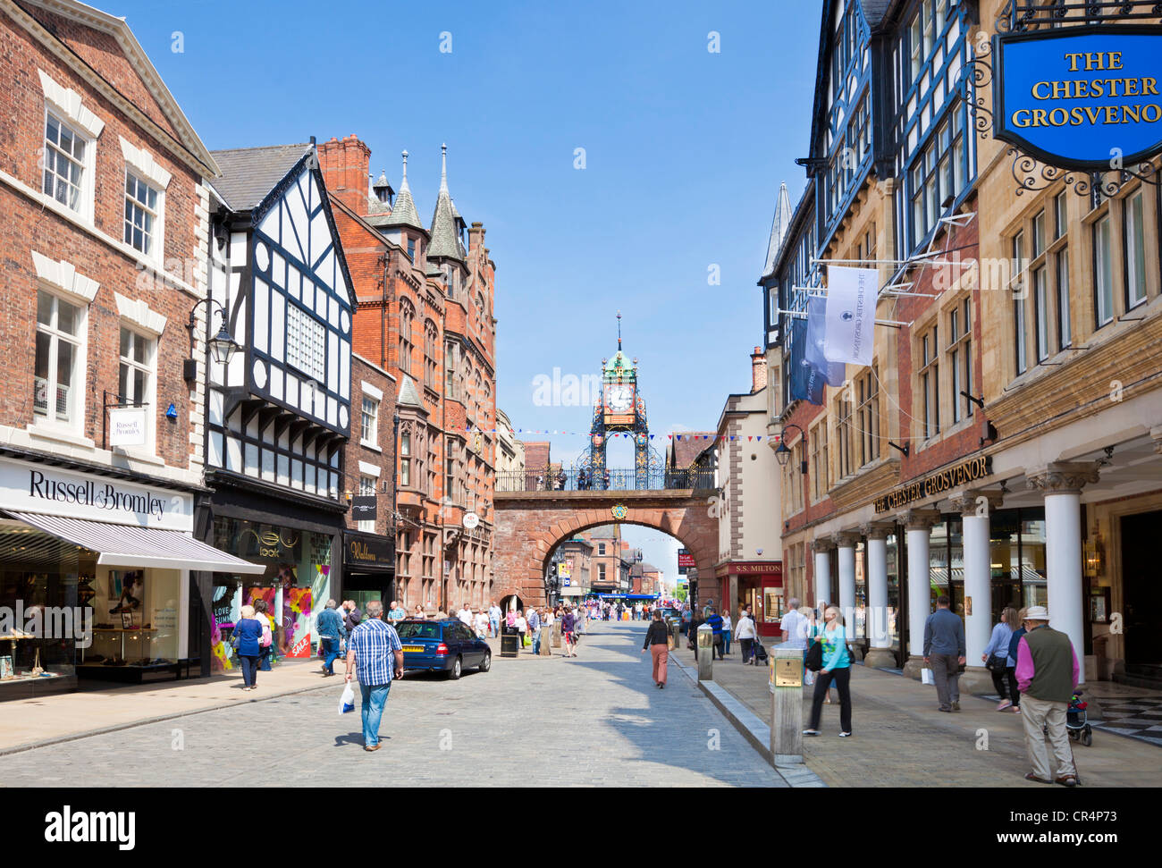 Chester Zeilen und Stadtzentrum Geschäfte Eastgate Chester Cheshire England UK GB EU Europa Stockfoto