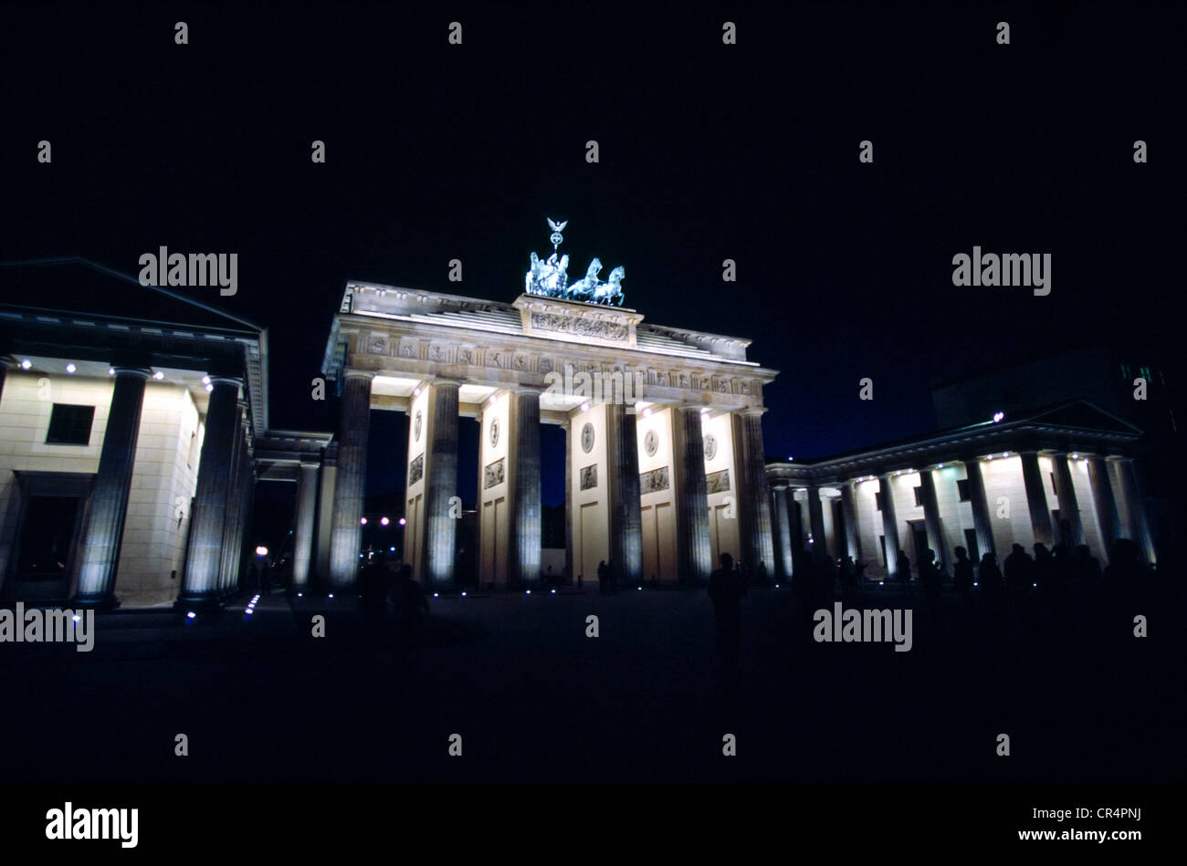 Die beleuchteten Brandenburger Tor bei Nacht, Berlin, Deutschland Stockfoto