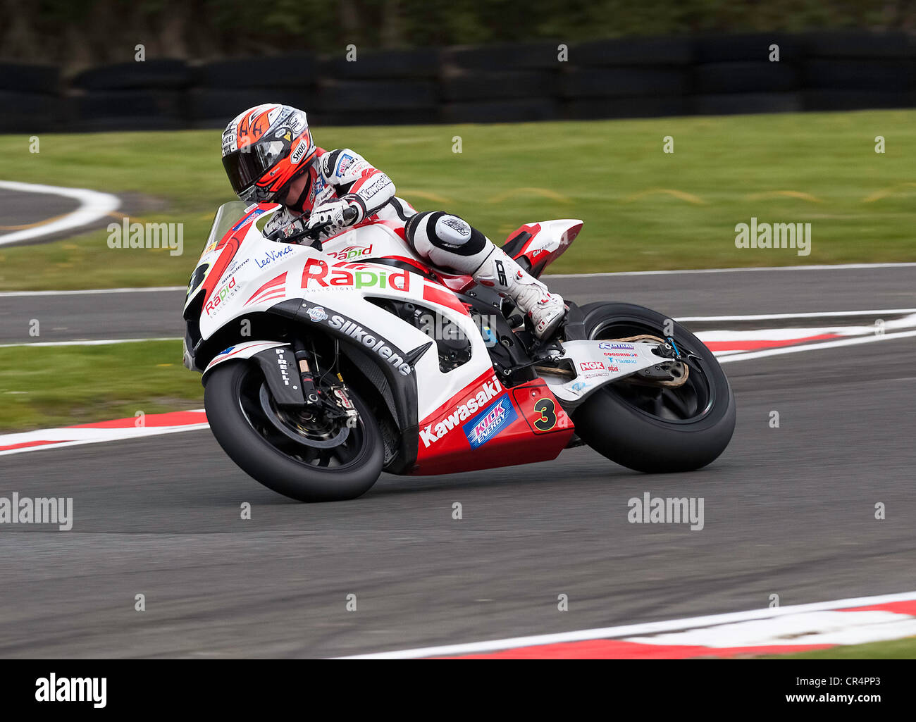 Racing Motorrad in der britischen Superbike-Meisterschaft BSB Rennveranstaltung am Oulton Park Motor Racing Circuit Cheshire England UK Stockfoto